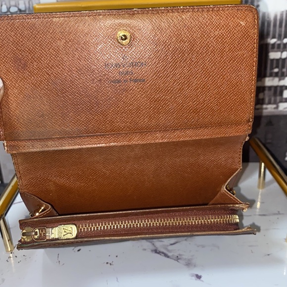 Authentic Louis Vuitton Monogram Bifold Zippy Wallet with chain - Picture 7 of 15